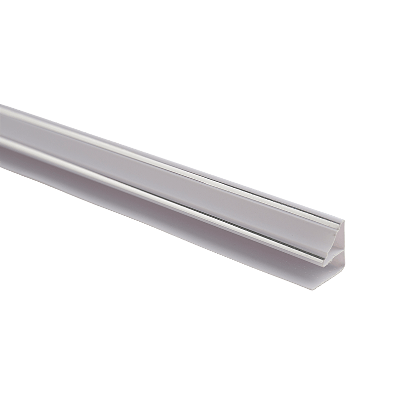Perfil de PVC de 0,85*0,85 cm, 90 g/m com canto prateado estampado a quente